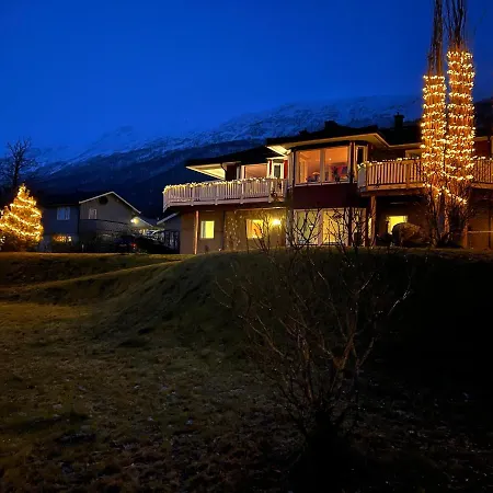 Liten Kjellerleilighet. Landlig Rolig Omrade. Apartment Tromso
