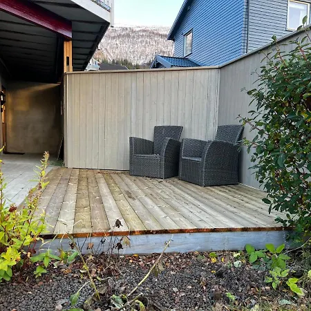 Liten Kjellerleilighet. Landlig Rolig Omrade. Apartment
