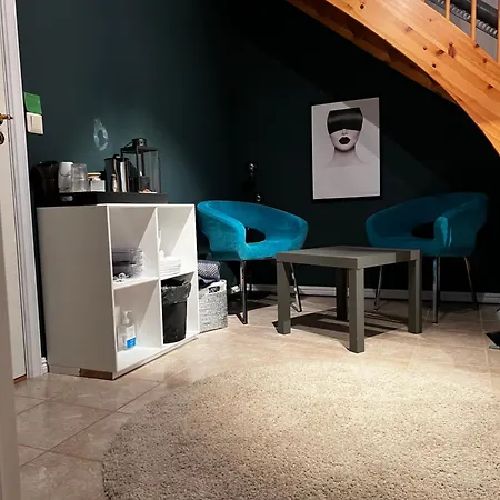 Liten Kjellerleilighet. Landlig Rolig Omrade. Appartement