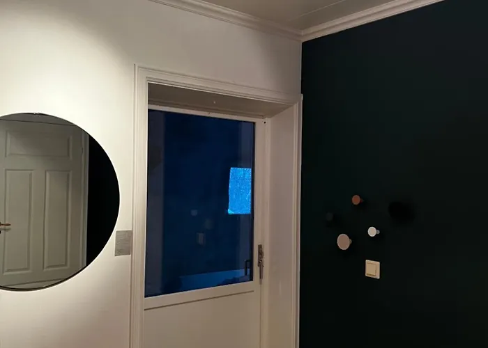 Liten Kjellerleilighet. Landlig Rolig Omrade. Apartamento *